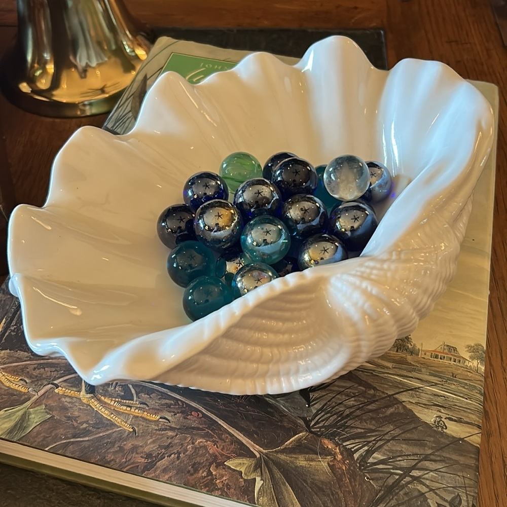 Large White Clamshell Ceramic Bowl with Blue Marbles